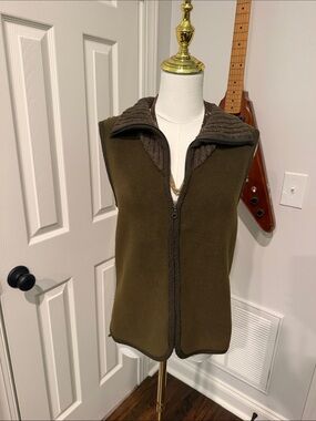 Liz Claiborne Olive Green Fleece Vest with Dark Brown Ribbed Collar